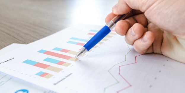 Graphs and charts showing how to assess reasonable return on private company share